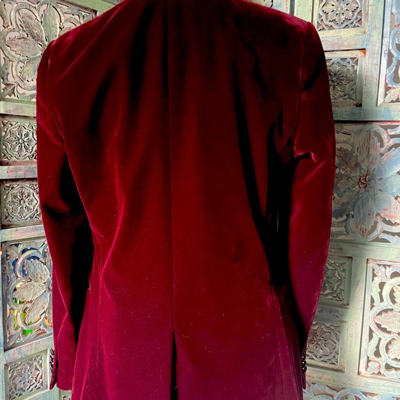 Paisley & Gray Men’s 38 Regular Burgundy Velvet Smoking Jacket - Picture 3 of 8